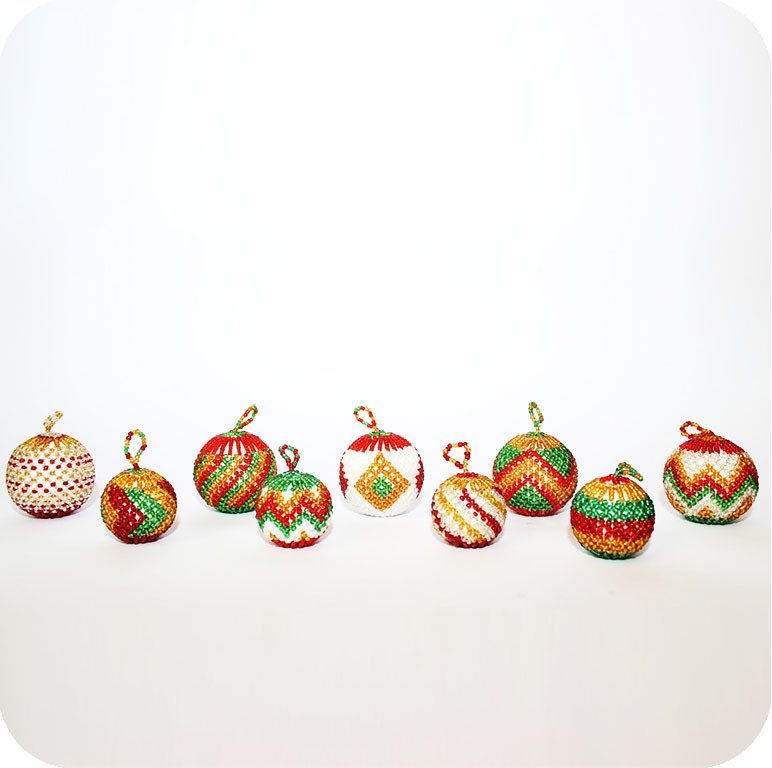 Beaded Balls Medium (Set of Four)