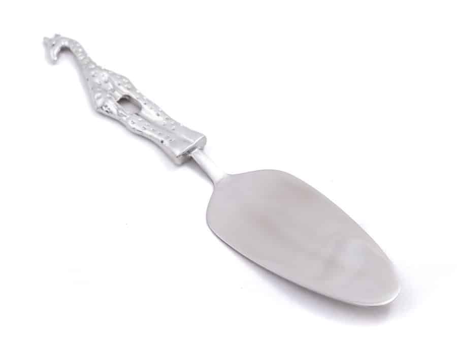 Alternative view of Giraffe Cake Lift