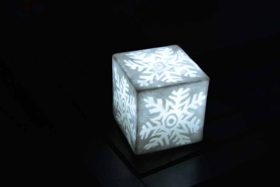 LED Wax Lamp Cube (White Snowflake)